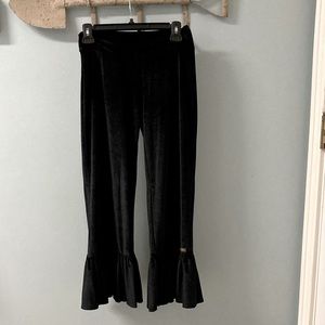 Matilda Jane Big Ruffle pants. Fan favorite.:)